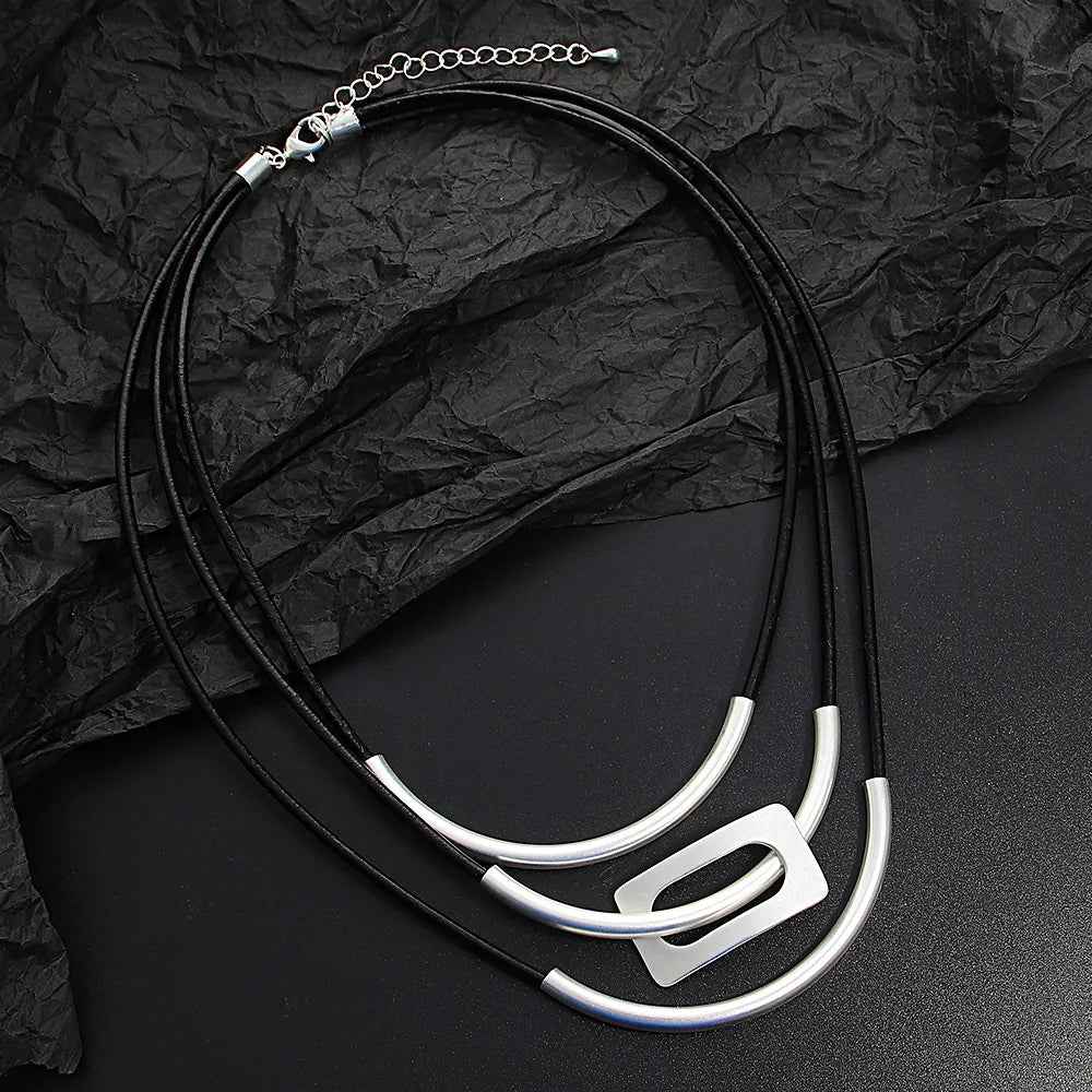 Eluna Necklace Silver