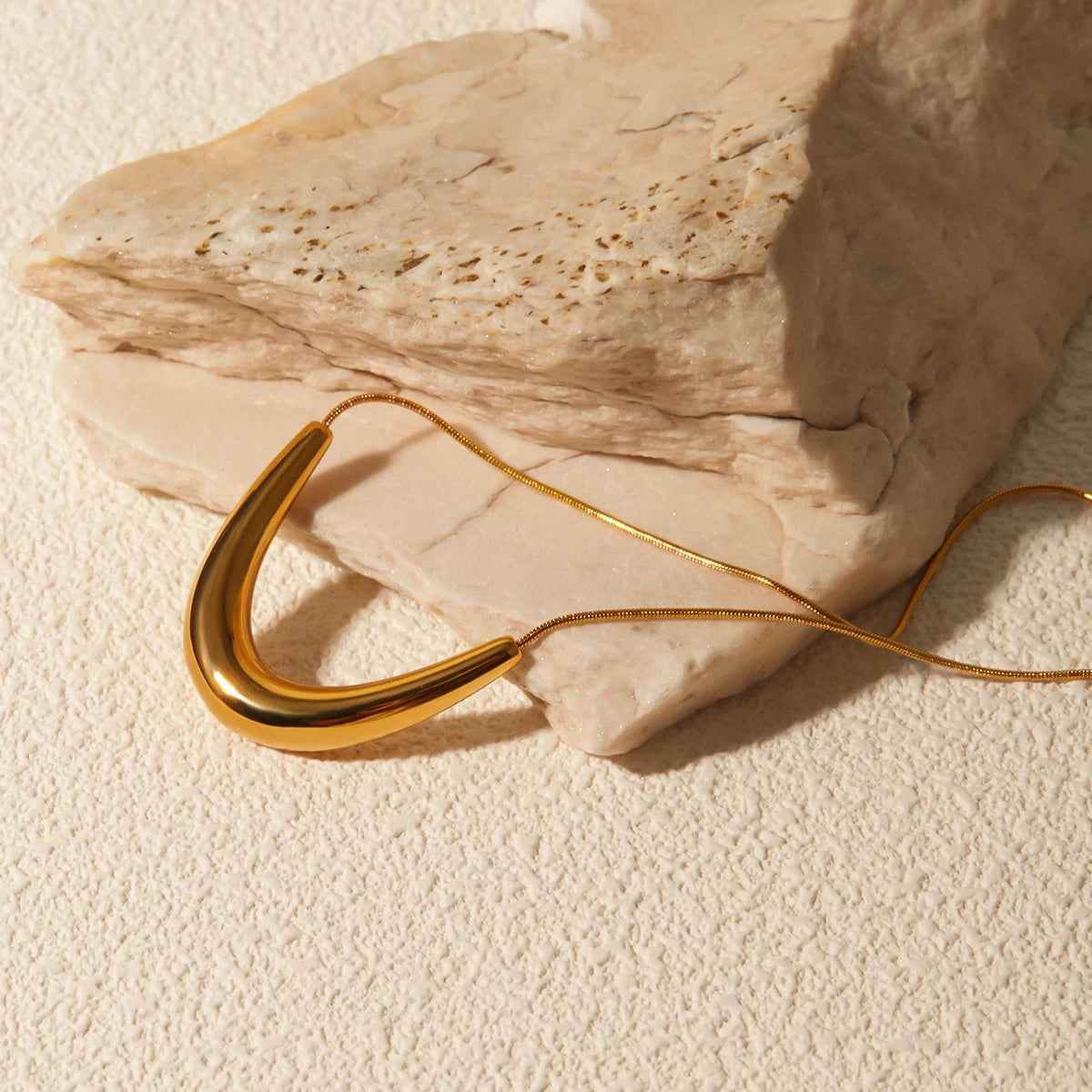 Ursa Necklace - RIYOVA Jewelry