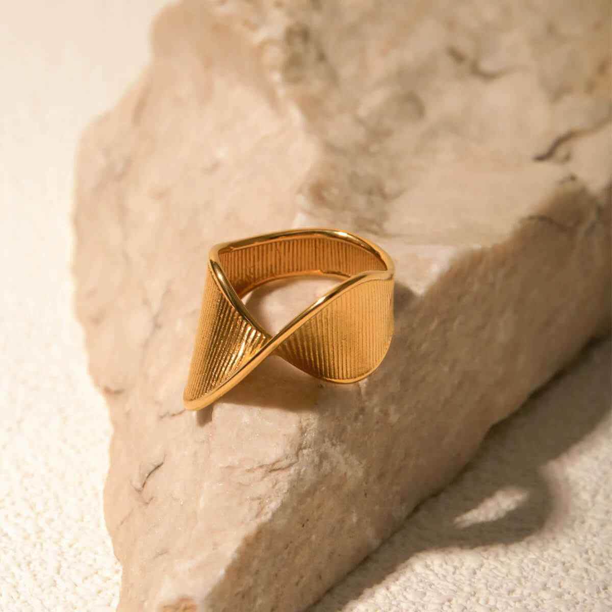 Elara Ring - RIYOVA Jewelry