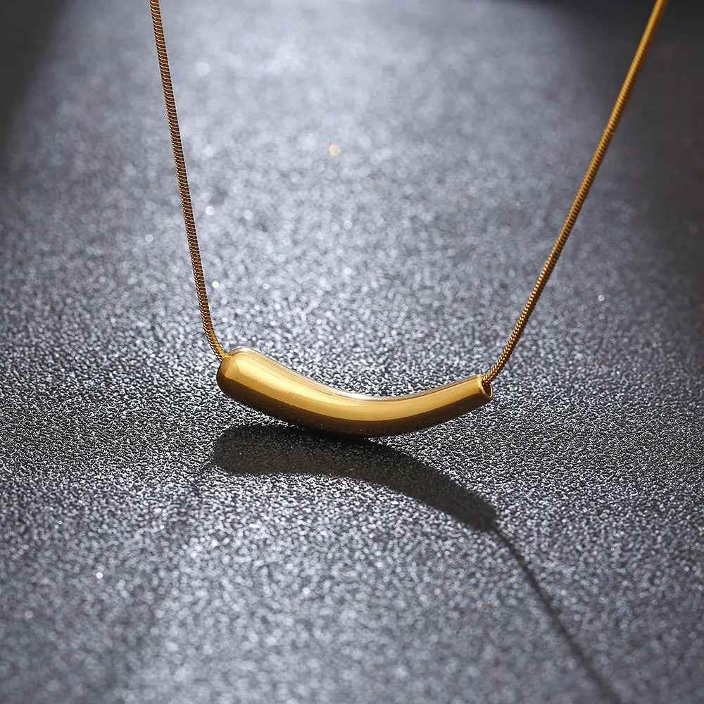 Halo Curve Necklace - RIYOVA Jewelry