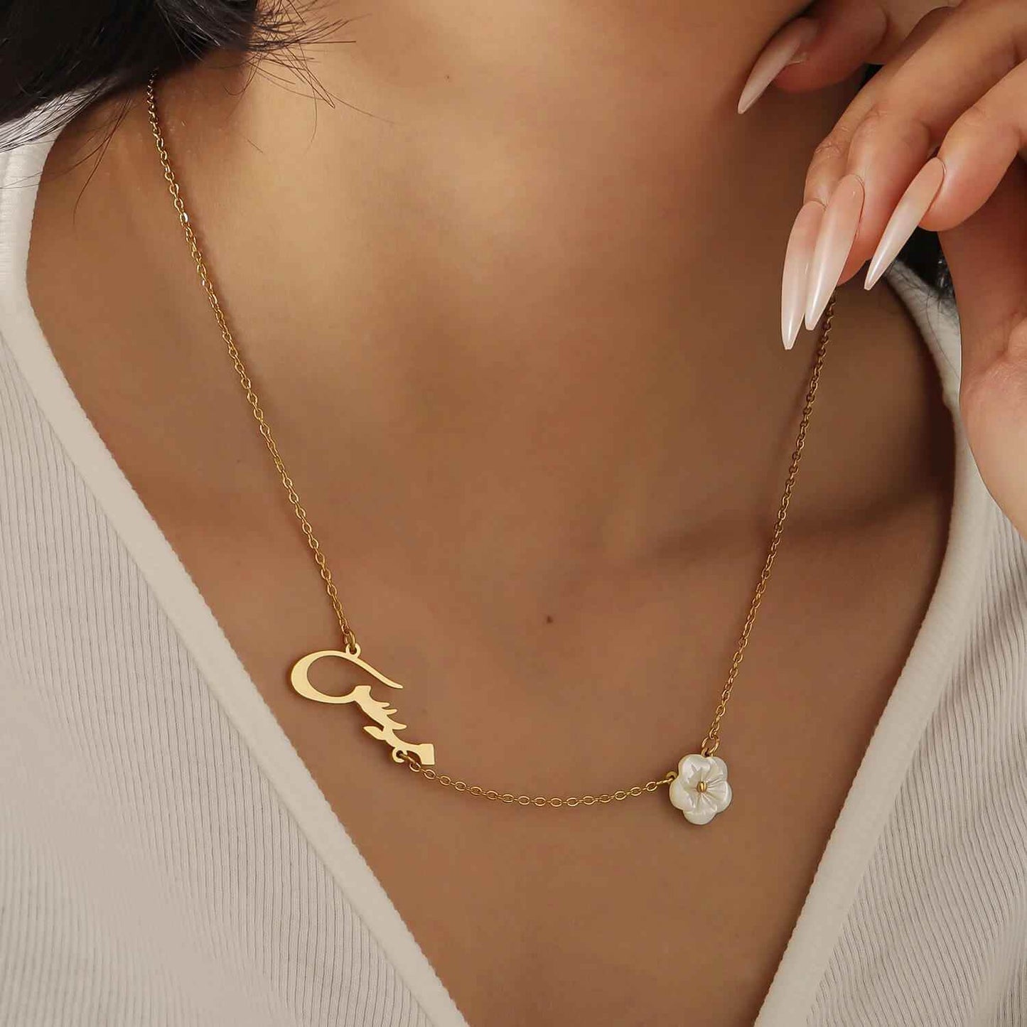 Customizable Mother of Pearl Flower Necklace - RIYOVA Jewelry