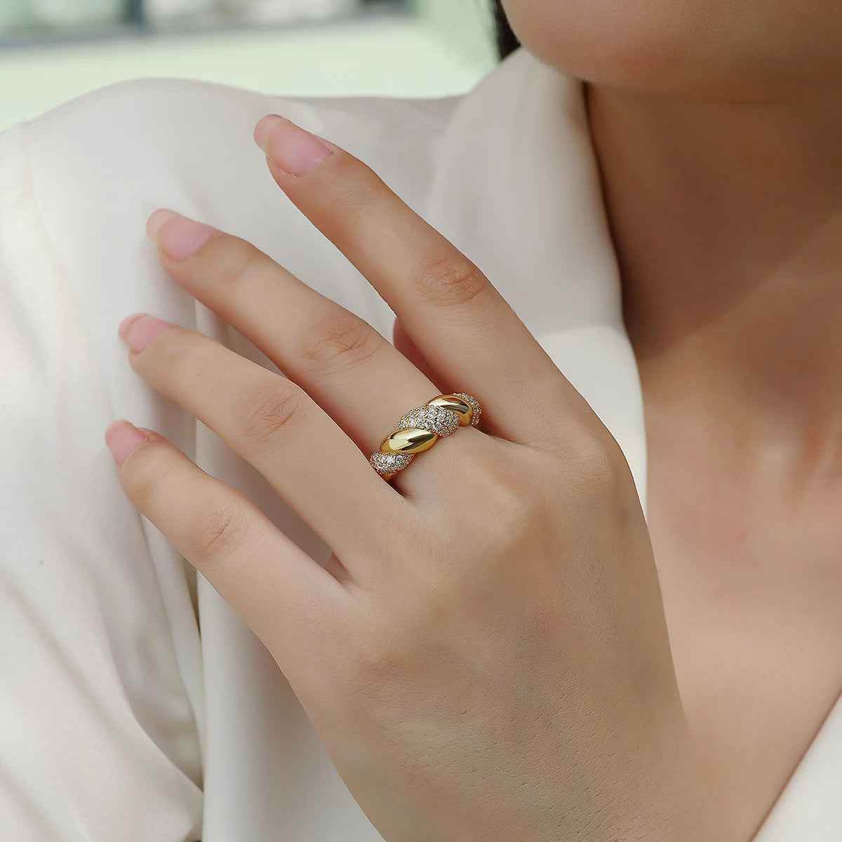 Veloura Ring - RIYOVA Jewelry