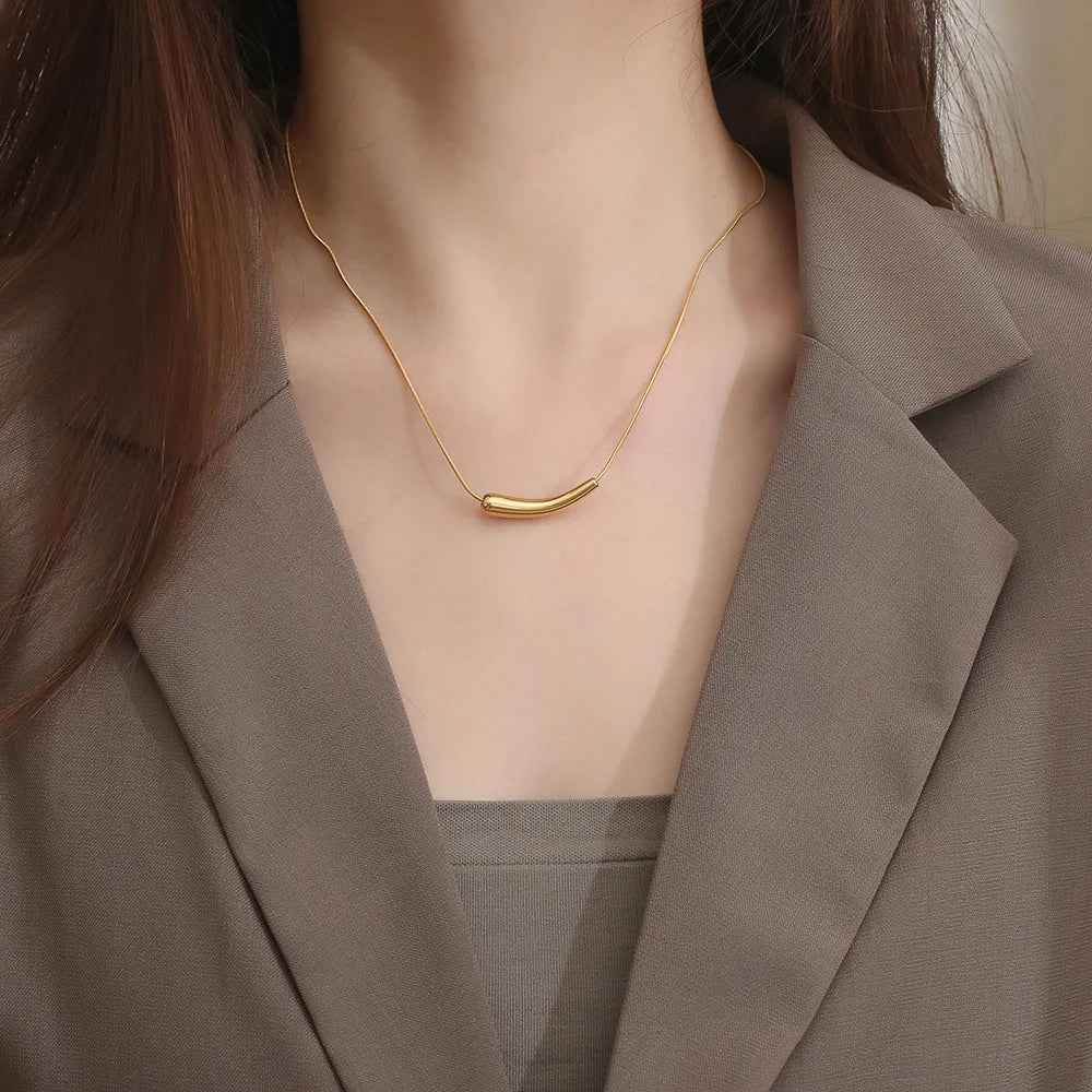 Halo Curve Necklace - RIYOVA Jewelry
