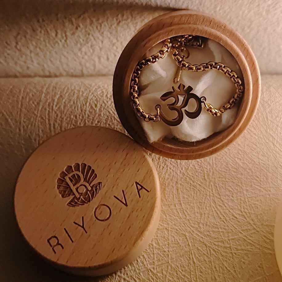 Om Shanti Om Bracelet - RIYOVA Jewelry