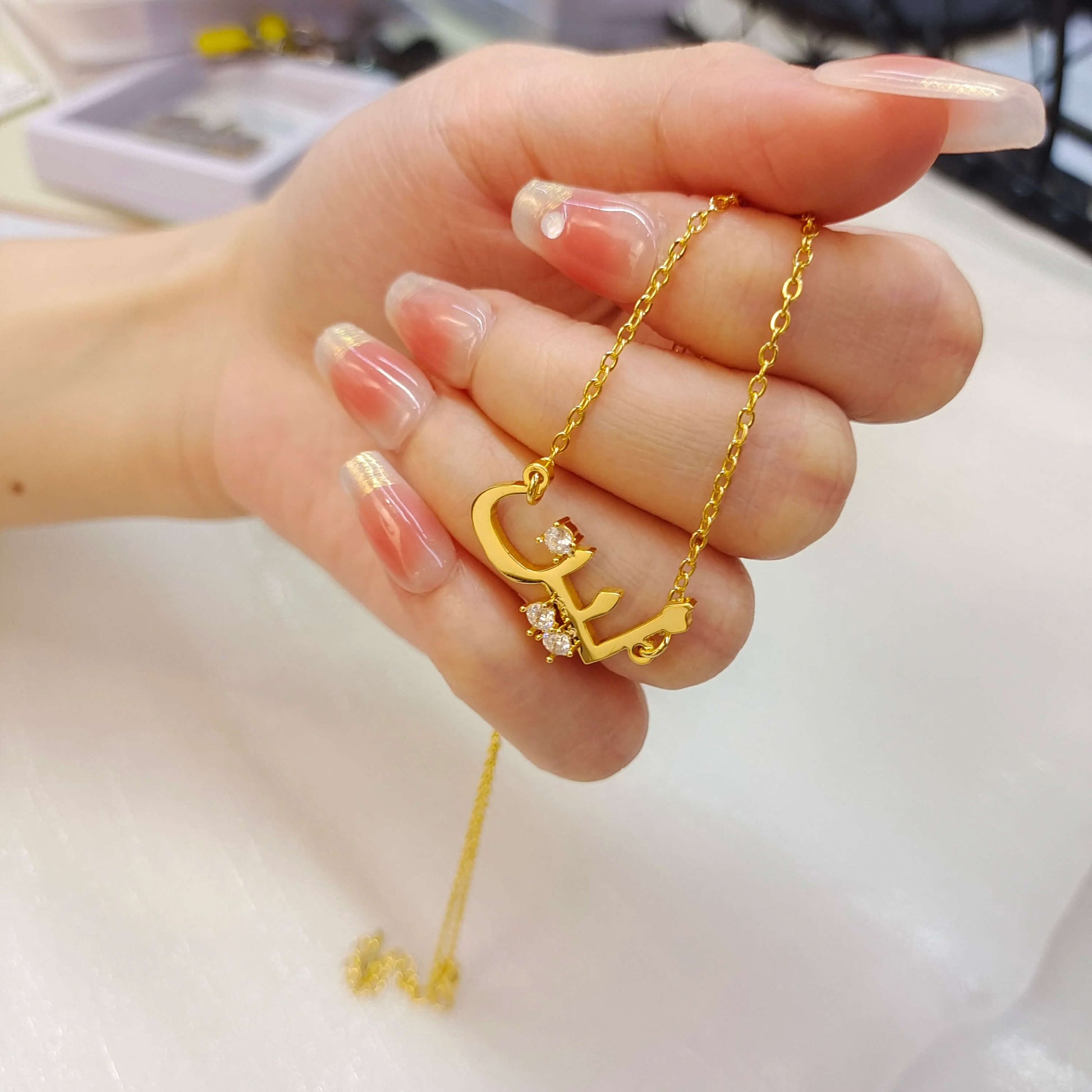 Custom Arabic Zirconia Name Necklace – 18K Gold Plated Pendant with Diamond Accent for Women