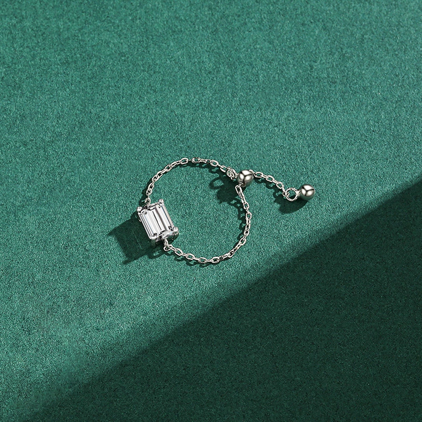 Elara Bar Chain Ring