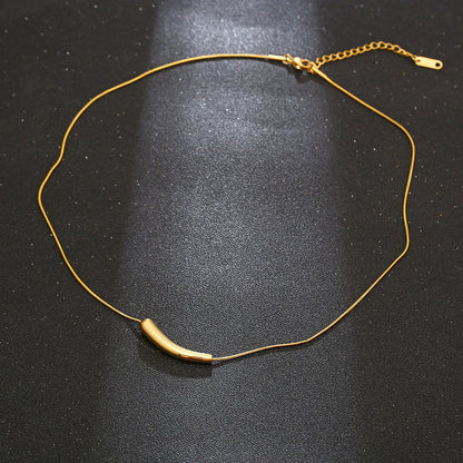 Halo Curve Necklace