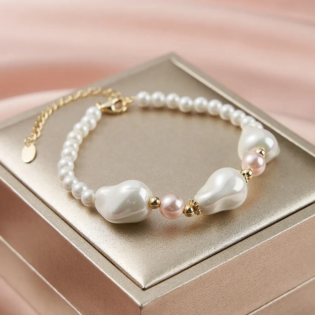 Lustra Pearl Bracelet