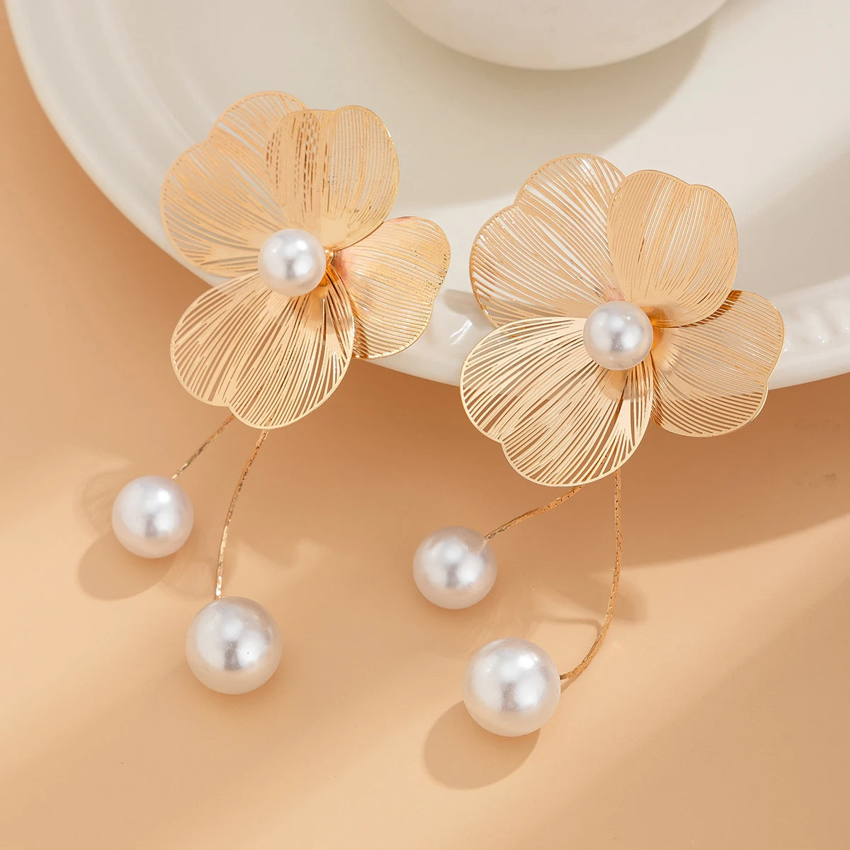 Flower Petal Pearl Earrings - RIYOVA Jewelry